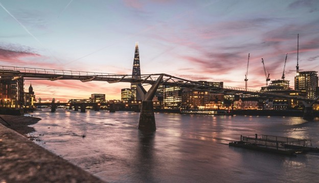 Sunset over river Thames from Thames path 